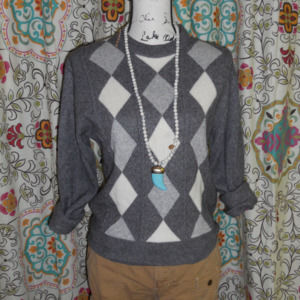 *5 for $25* Vintage no tags Argyle Sweater